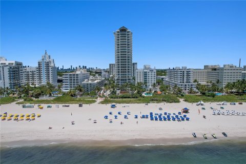 Condo in Miami Beach, Florida, 2 bedrooms  № 1842736 - photo 21
