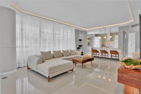 Condo in Miami Beach, Florida, 2 bedrooms  № 1842736 - photo 5