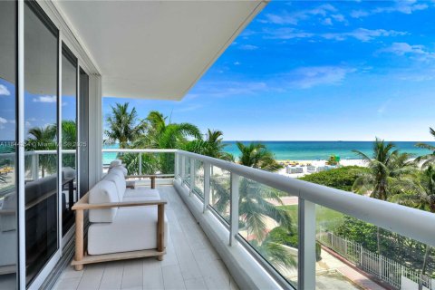 Condo in Miami Beach, Florida, 2 bedrooms  № 1842736 - photo 11