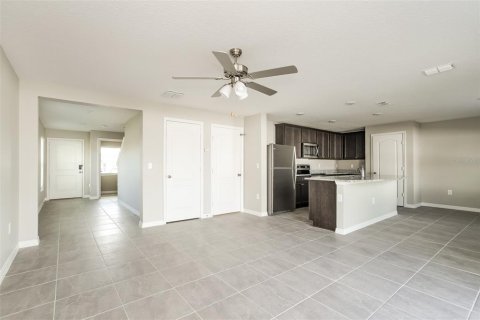 House in Poinciana, Florida 4 bedrooms, 172.05 sq.m. № 1268341 - photo 4