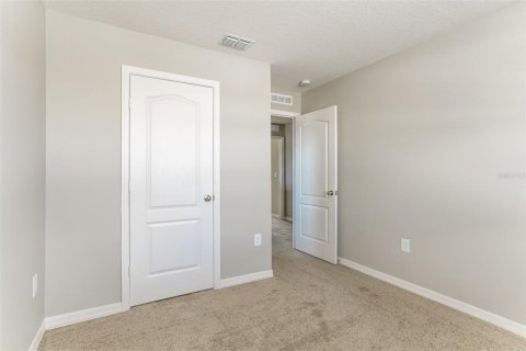 House in Poinciana, Florida 4 bedrooms, 172.05 sq.m. № 1268341 - photo 11