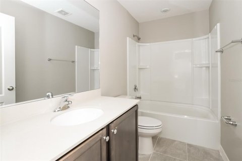 House in Poinciana, Florida 4 bedrooms, 172.05 sq.m. № 1268341 - photo 15