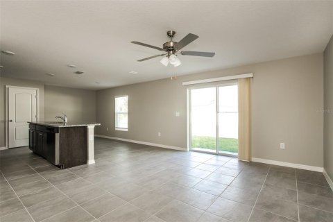 House in Poinciana, Florida 4 bedrooms, 172.05 sq.m. № 1268341 - photo 5