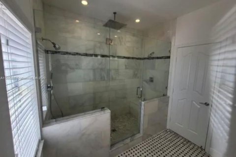 Снять в аренду виллу или дом в Майами, Флорида 4 спальни, 175.59м2, № 1956134 - фото 4