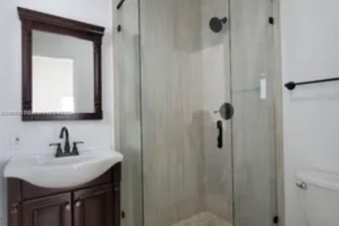 Снять в аренду виллу или дом в Майами, Флорида 4 спальни, 175.59м2, № 1956134 - фото 3