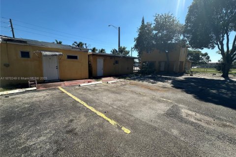 Immobilier commercial à vendre à Fort Lauderdale, Floride № 1922965 - photo 24