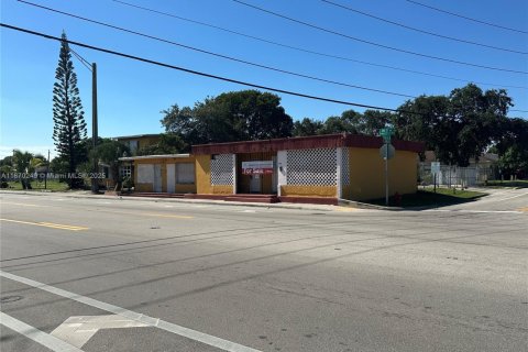 Immobilier commercial à vendre à Fort Lauderdale, Floride № 1922965 - photo 11