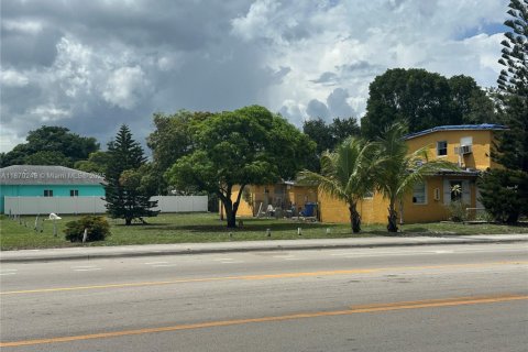 Propiedad comercial en venta en Fort Lauderdale, Florida № 1922965 - foto 4