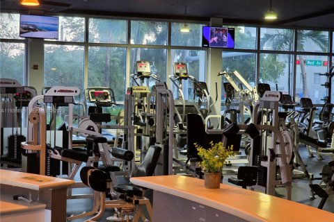 Condo in Miami Beach, Florida, 1 bedroom  № 1996349 - photo 29