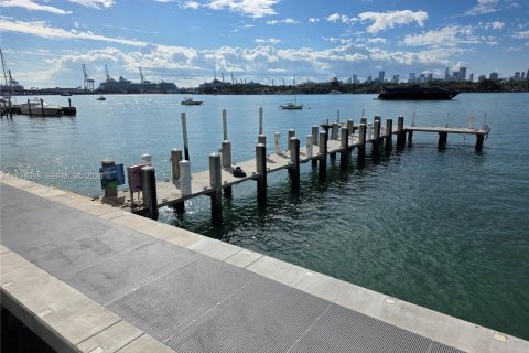 Condo in Miami Beach, Florida, 1 bedroom  № 1996349 - photo 23