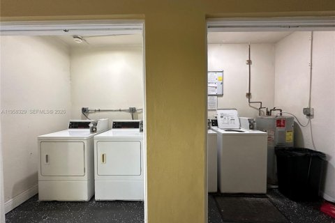 Apartment in Hollywood, Florida 1 bedroom № 2020713 - photo 28