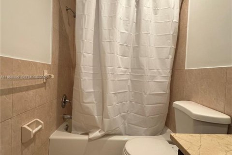 Apartment in Hollywood, Florida 1 bedroom № 2020713 - photo 15