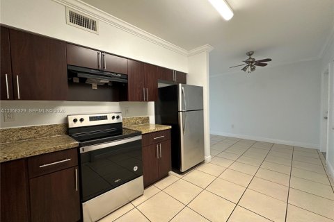 Apartment in Hollywood, Florida 1 bedroom № 2020713 - photo 2