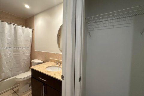 Apartment in Hollywood, Florida 1 bedroom № 2020713 - photo 13