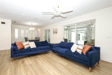 Casa en venta en Winter Springs, Florida, 5 dormitorios, 234.39 m2 № 2210072 - foto 13