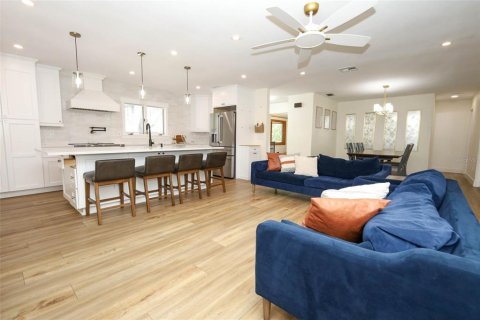 Casa en venta en Winter Springs, Florida, 5 dormitorios, 234.39 m2 № 2210072 - foto 8