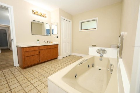 Casa en venta en Winter Springs, Florida, 5 dormitorios, 234.39 m2 № 2210072 - foto 26