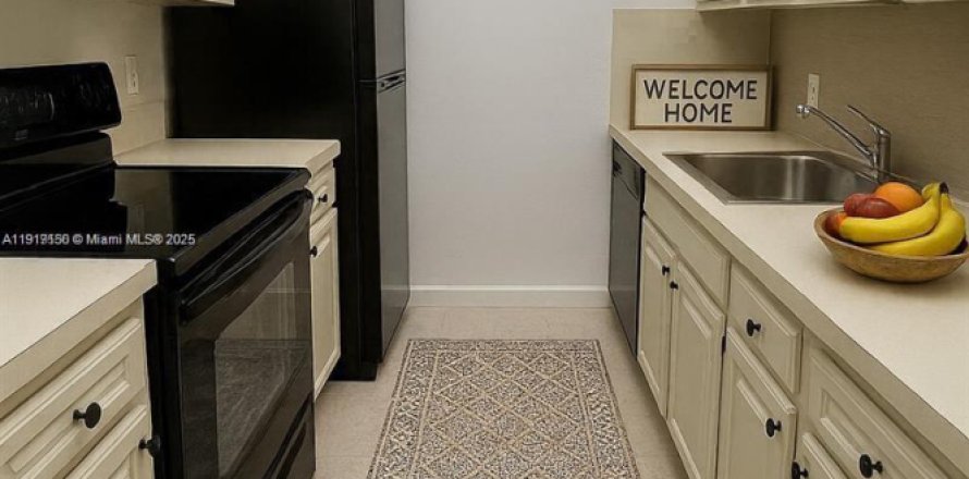 Condominio en Pembroke Pines, Florida, 1 dormitorio  № 1975685
