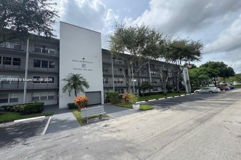 Condominio en venta en Pembroke Pines, Florida, 1 dormitorio, 63.64 m2 № 1975685 - foto 9
