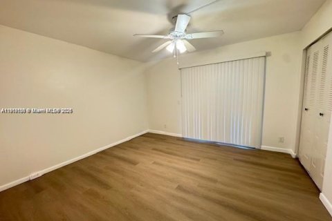 Condominio en venta en Pembroke Pines, Florida, 1 dormitorio, 63.64 m2 № 1975685 - foto 7