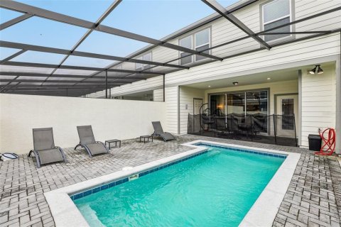 Townhouse in Davenport, Florida 5 bedrooms, 213.02 sq.m. № 2226874 - photo 2