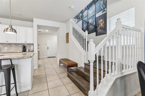 Townhouse in Davenport, Florida 5 bedrooms, 213.02 sq.m. № 2226874 - photo 5
