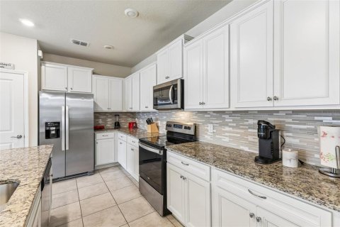 Townhouse in Davenport, Florida 5 bedrooms, 213.02 sq.m. № 2226874 - photo 13