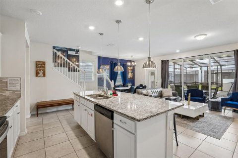 Townhouse in Davenport, Florida 5 bedrooms, 213.02 sq.m. № 2226874 - photo 12