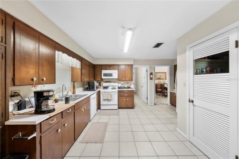 Villa ou maison à vendre à Ocala, Floride: 3 chambres, 270.72 m2 № 2148363 - photo 25