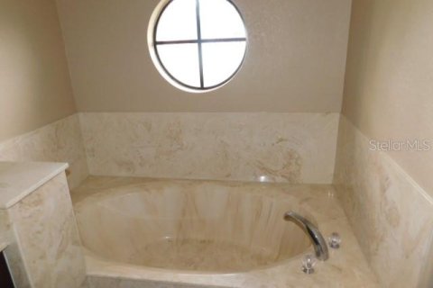 Купить виллу или дом в Кейп-Корал, Флорида 6 комнат, 210.24м2, № 2149692 - фото 11