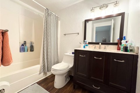 Condominio en venta en Gainesville, Florida, 2 dormitorios, 81.2 m2 № 1659269 - foto 16