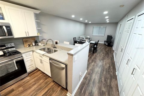 Condominio en venta en Gainesville, Florida, 2 dormitorios, 81.2 m2 № 1659269 - foto 5
