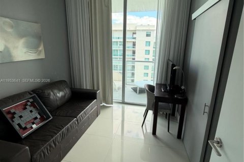 Condo in North Bay Village, Florida, 2 bedrooms  № 2008151 - photo 19