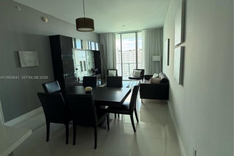 Condo in North Bay Village, Florida, 2 bedrooms  № 2008151 - photo 4