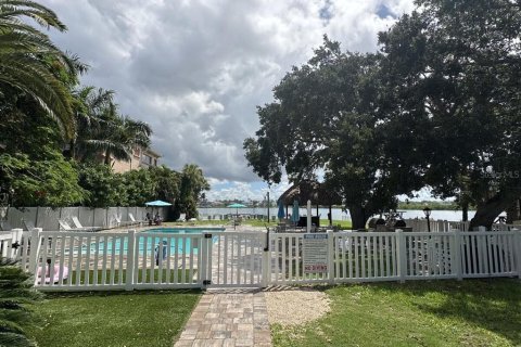 Condominio en venta en Sarasota, Florida, 2 dormitorios, 183.95 m2 № 2295140 - foto 24