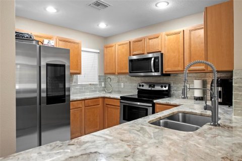 Townhouse in Lakewood Ranch, Florida 2 bedrooms, 98.85 sq.m. № 2234207 - photo 17