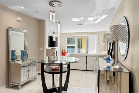 Townhouse in Lakewood Ranch, Florida 2 bedrooms, 98.85 sq.m. № 2234207 - photo 11