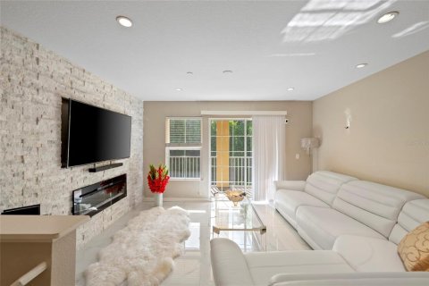 Townhouse in Lakewood Ranch, Florida 2 bedrooms, 98.85 sq.m. № 2234207 - photo 5