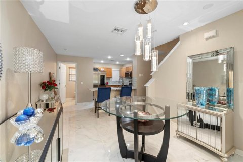 Townhouse in Lakewood Ranch, Florida 2 bedrooms, 98.85 sq.m. № 2234207 - photo 7