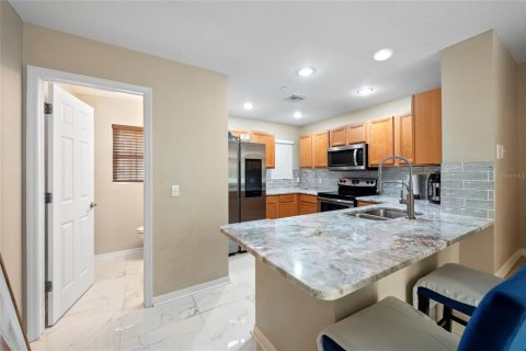 Townhouse in Lakewood Ranch, Florida 2 bedrooms, 98.85 sq.m. № 2234207 - photo 12