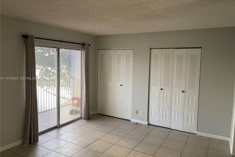 Condominio en venta en Pembroke Pines, Florida, 1 dormitorio, 65.22 m2 № 2078916 - foto 9