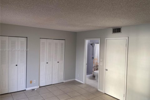 Condominio en venta en Pembroke Pines, Florida, 1 dormitorio, 65.22 m2 № 2078916 - foto 10