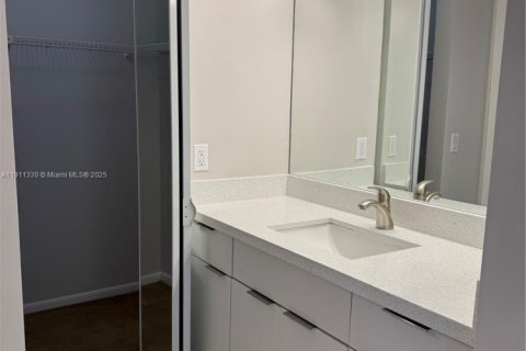 Снять в аренду кондоминиум в Майами, Флорида 2 спальни, 87.24м2, № 1968569 - фото 15