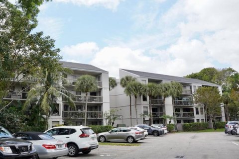 Снять в аренду кондоминиум в Майами, Флорида 2 спальни, 87.24м2, № 1968569 - фото 2