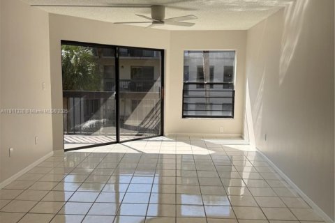 Снять в аренду кондоминиум в Майами, Флорида 2 спальни, 87.24м2, № 1968569 - фото 5