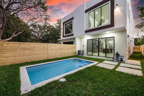 Купить виллу или дом в Майами, Флорида 4 спальни, № 1958173 - фото 8