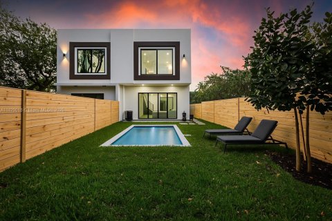 Купить виллу или дом в Майами, Флорида 4 спальни, № 1958173 - фото 9