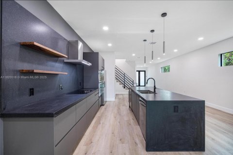 Купить виллу или дом в Майами, Флорида 4 спальни, № 1958173 - фото 23