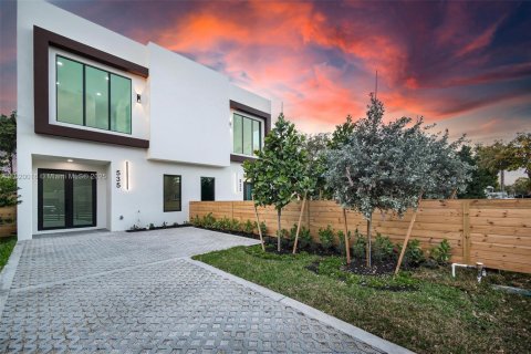 Купить виллу или дом в Майами, Флорида 4 спальни, № 1958173 - фото 11