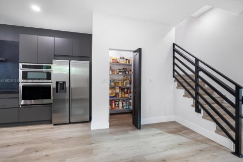 Купить виллу или дом в Майами, Флорида 4 спальни, № 1958173 - фото 28